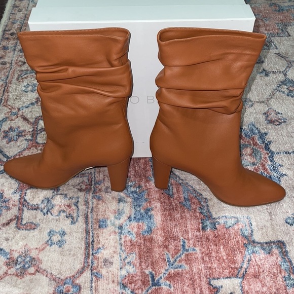 ❗️NEW $1195 MANOLO BOOTS❗️ - Picture 6 of 10